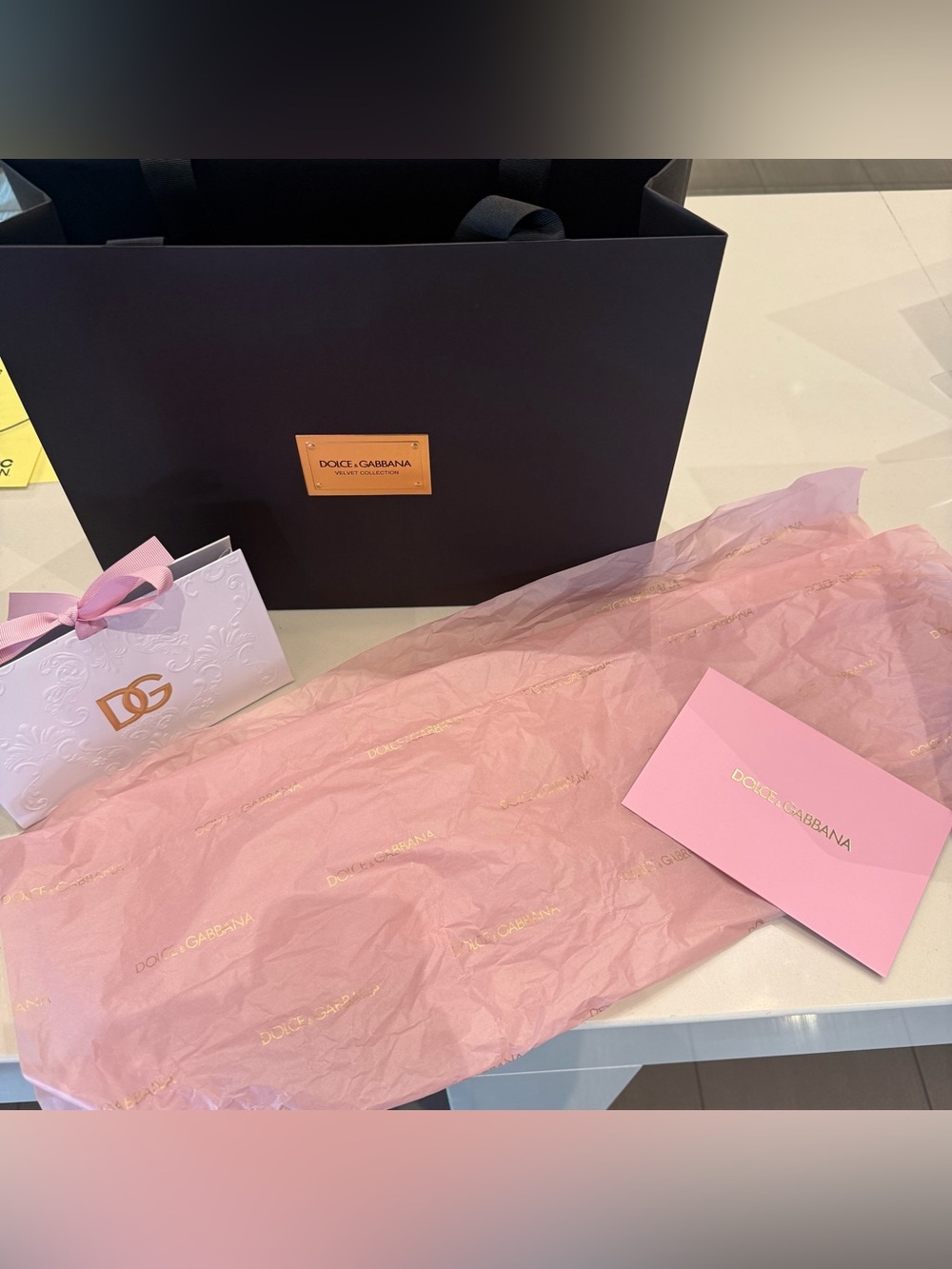 dolce gabanna gift bag set comes